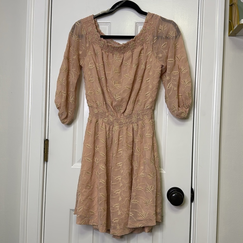 ASTR the Label Small Eyelet Boho Chic Off-Shoulder Dress - Picture 3 of 8